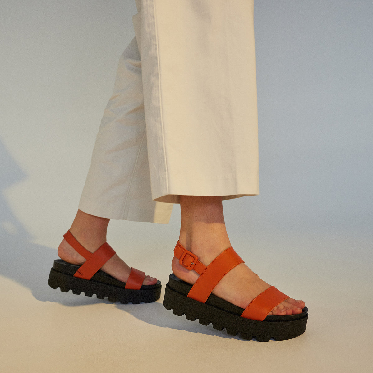 Zeze Wedge Strap Tangerine/Blk