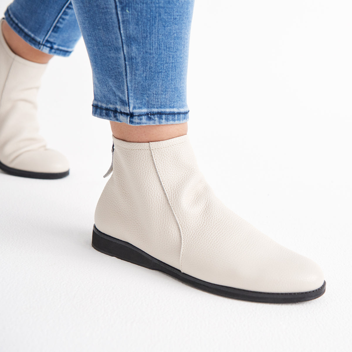 Aura Boot Bone Tumble